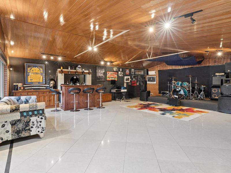 16 Wilgie Gardens, Swan View WA 6056