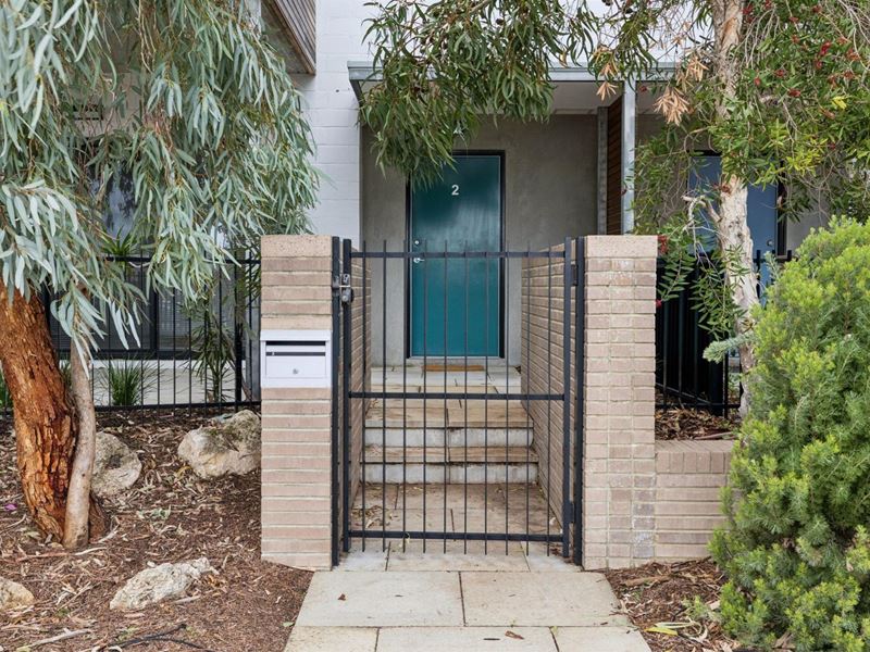 2/15 Cummins Street, Willagee WA 6156