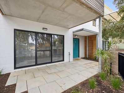 2/15 Cummins Street, Willagee WA 6156