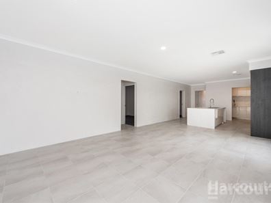 4 Stilwell Road, Lakelands WA 6180
