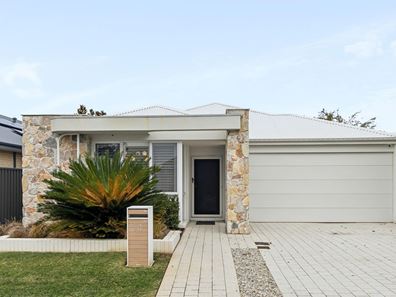 14 Entwistle Way, Aveley WA 6069