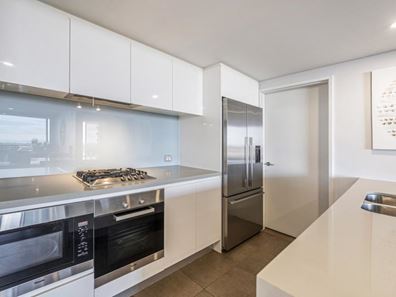 1103/3 Marco Polo Drive, Mandurah WA 6210