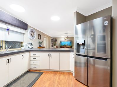 19 Burham Court, Marangaroo WA 6064