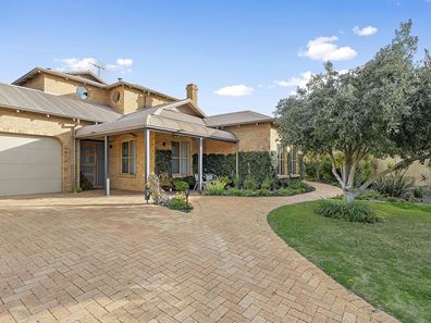 17 Bascombe Rise, Hillarys WA 6025