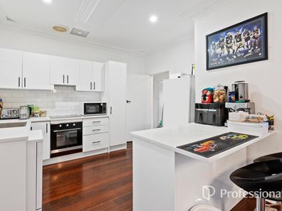 11 Myles Road, Swan View WA 6056
