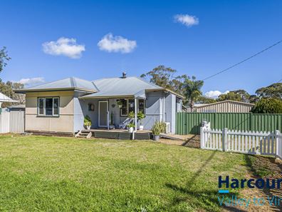 30 Lee Steere Street, Moora WA 6510