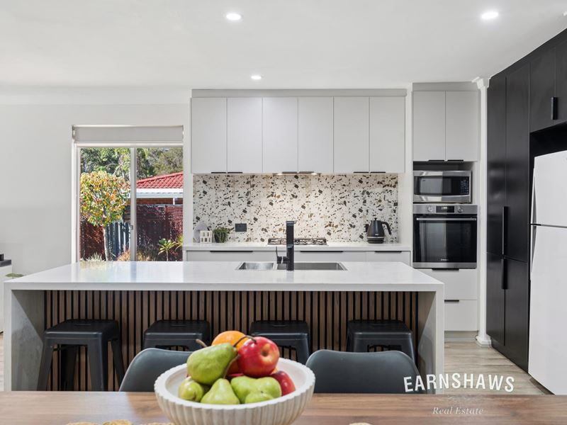 88 Markham Way, Swan View WA 6056
