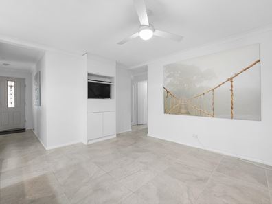 51 Camfield Loop, Parmelia WA 6167