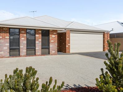 36 Blackwood Meander, Yanchep WA 6035