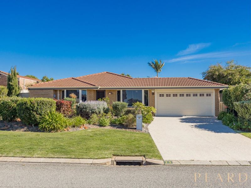 11 Fleetwood Circuit, Woodvale WA 6026
