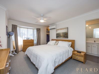 11 Fleetwood Circuit, Woodvale WA 6026