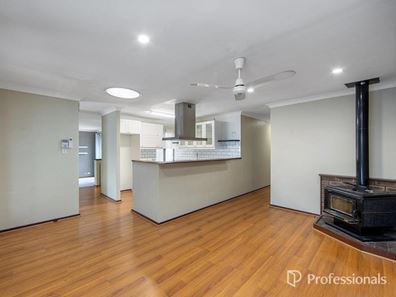 34 Greenway Avenue, Thornlie WA 6108