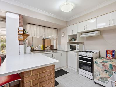 28 Calluna Way, Forrestfield WA 6058