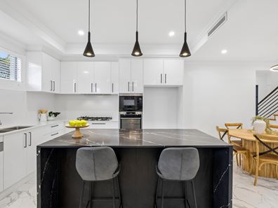1/206 Coode Street, Como WA 6152