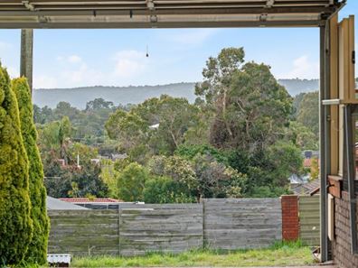 70 Sutherland Drive, Thornlie WA 6108
