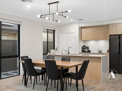 8 Grasby Way, Piara Waters WA 6112