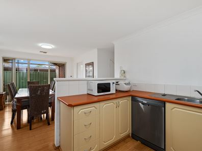 228 Knutsford Avenue, Kewdale WA 6105