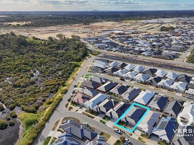 10 Lancaster Loop, Piara Waters WA 6112
