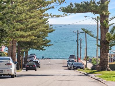 2/24 Flora Terrace, Watermans Bay WA 6020