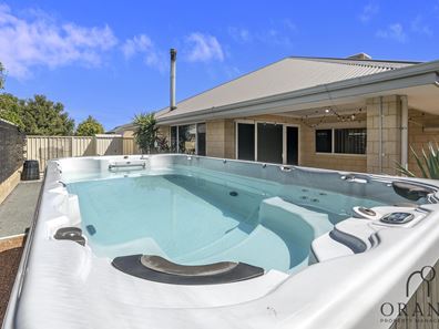11 Woorabinda Rise, Lakelands WA 6180