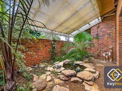17 Amethyst Way, Carine WA 6020