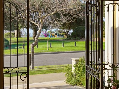 64 Ridge Boulevard, Baldivis WA 6171