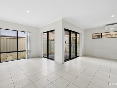 25 Limari Pl, Sinagra WA 6065