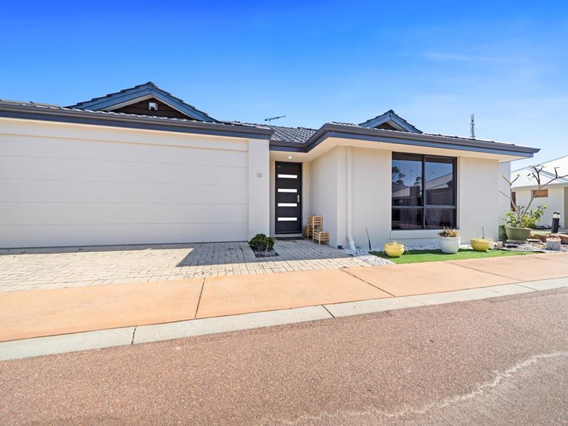 18/15 Crosthwait Circle, Tapping WA 6065