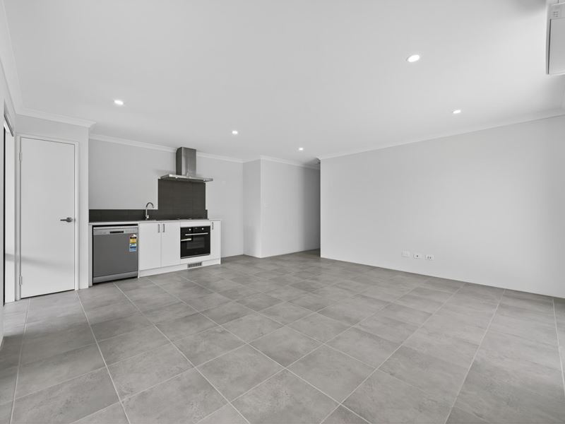 55A Castella Drive, Dudley Park WA 6210