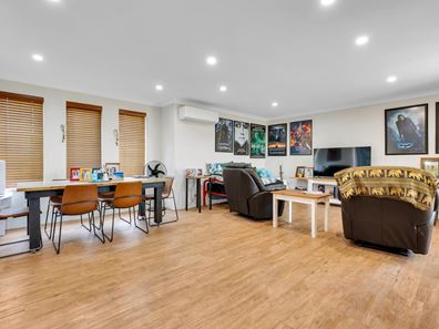 17/4 Mcdermott Avenue, Wandina WA 6530