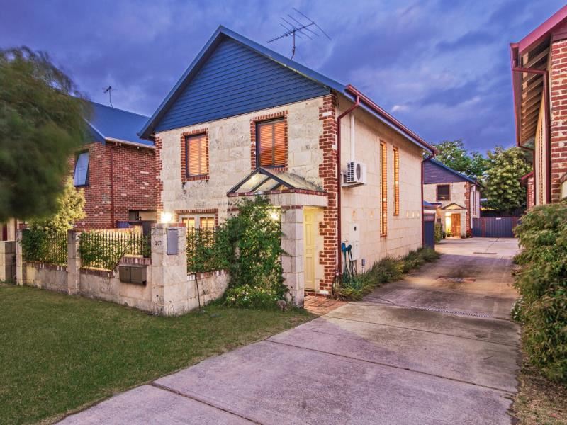 1/207 Kent Street, Rockingham WA 6168