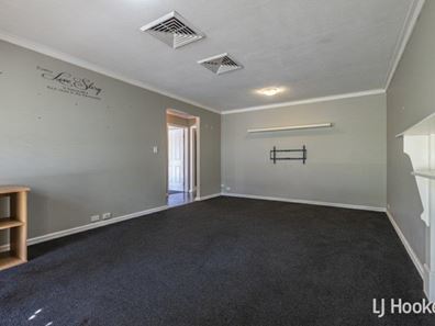 4 Mercer Place, Thornlie WA 6108