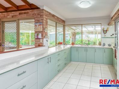 18 Sellen Court, Leeming WA 6149