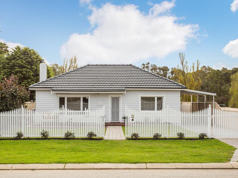 15 Beverley Terrace, South Guildford WA 6055