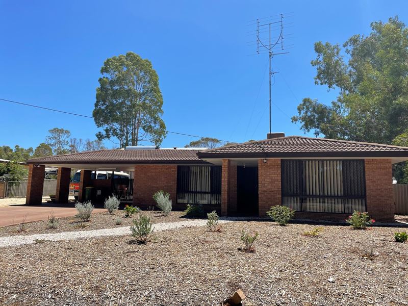 54 MOORE STREET, Moora