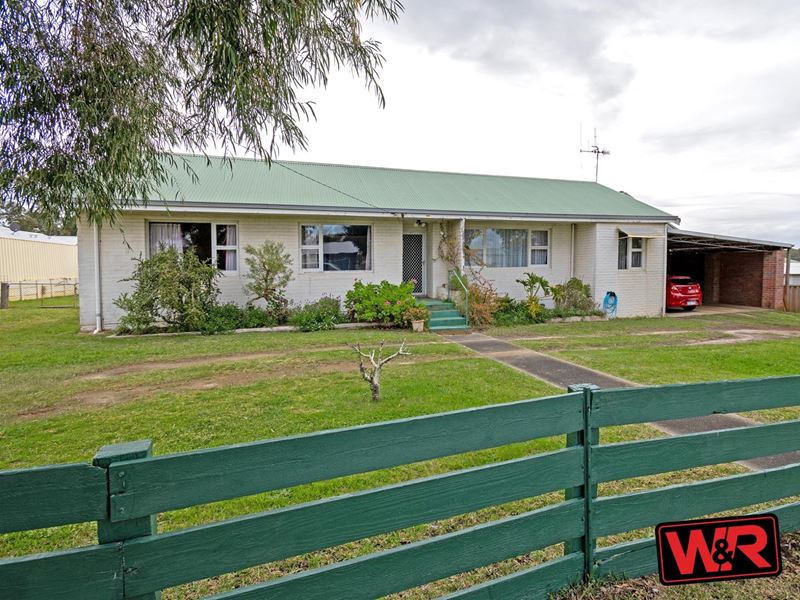 4 Oxford Street, Gledhow WA 6330