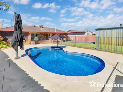 297 Spencer Road, Thornlie WA 6108