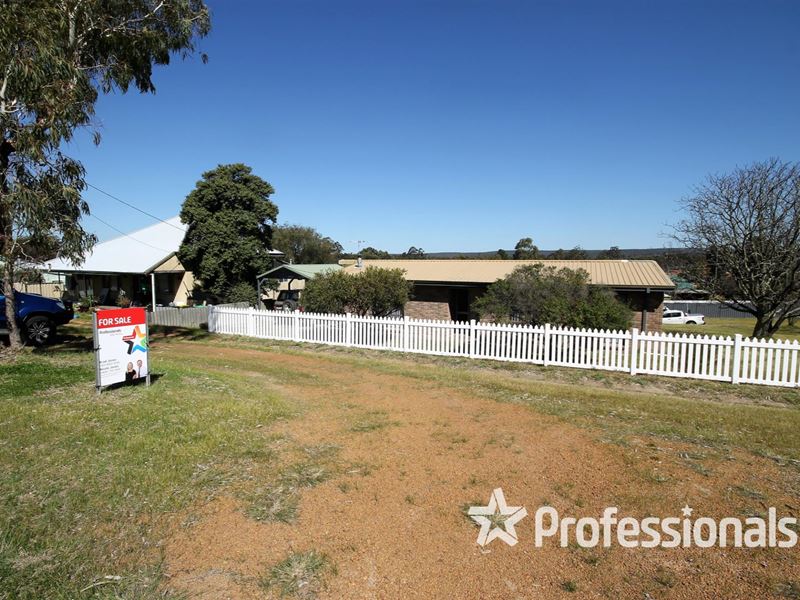 43 Clifton Road, Collie