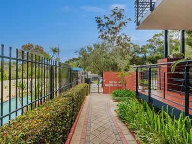 1/32 Onslow Street, South Perth WA 6151