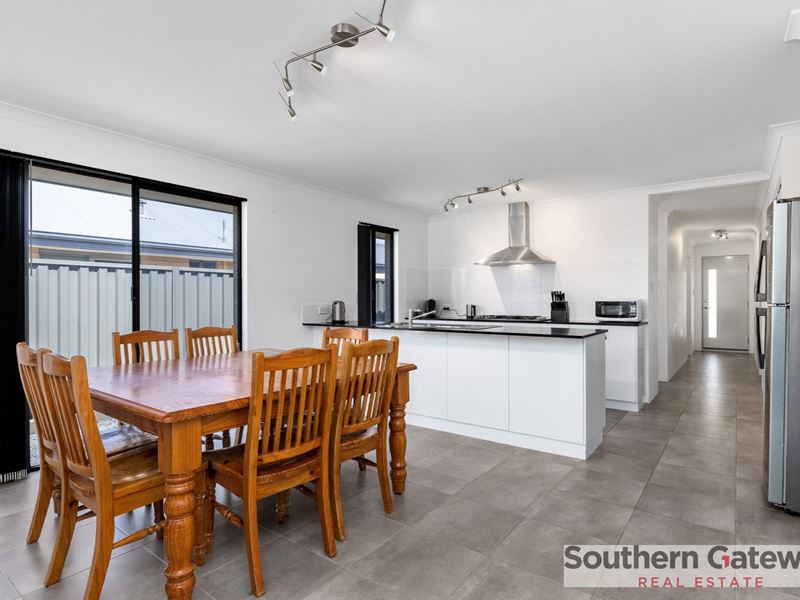 11 Enkindle Loop, Baldivis