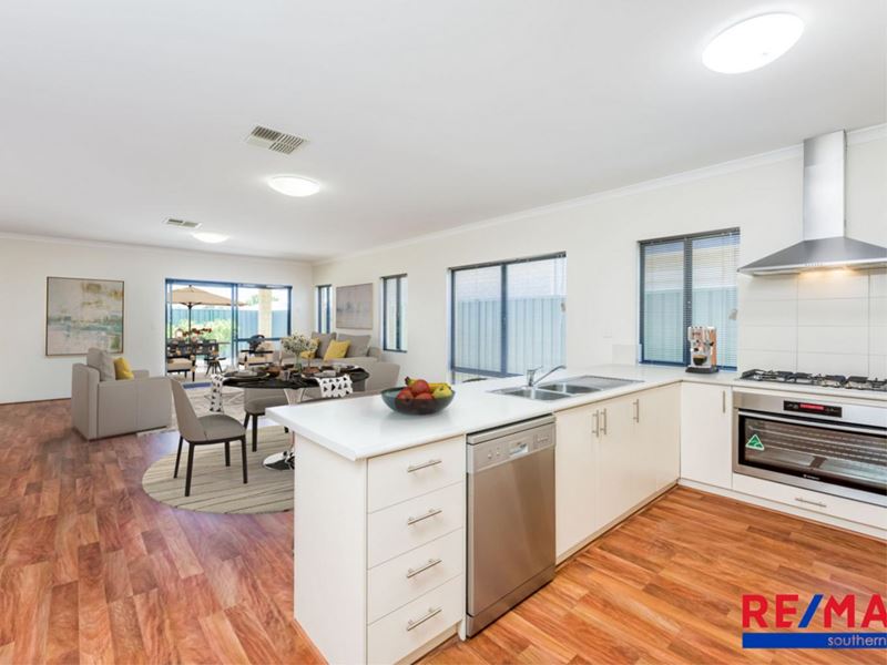 8 Graduate Way, Coolbellup