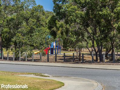 11 Sunrays Street, Byford WA 6122