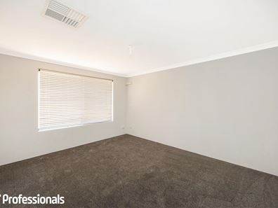 11 Sunrays Street, Byford WA 6122