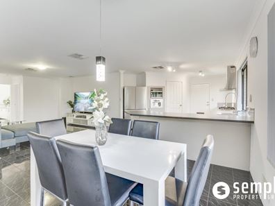 4 Starlight Pass, Seville Grove WA 6112