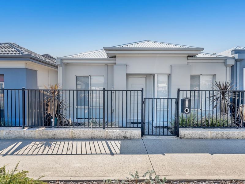 255 Lake Valley Drive, Lakelands