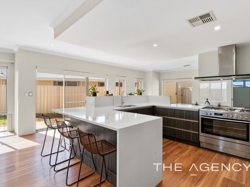 49 Caloria Chase, Caversham
