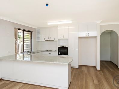 1 Talbot Close, Halls Head WA 6210