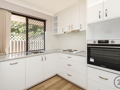1 Talbot Close, Halls Head WA 6210