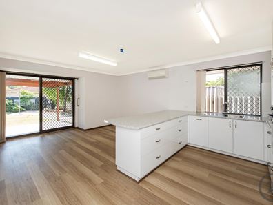 1 Talbot Close, Halls Head WA 6210