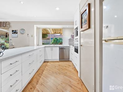 43 Templetonia Promenade, Halls Head WA 6210